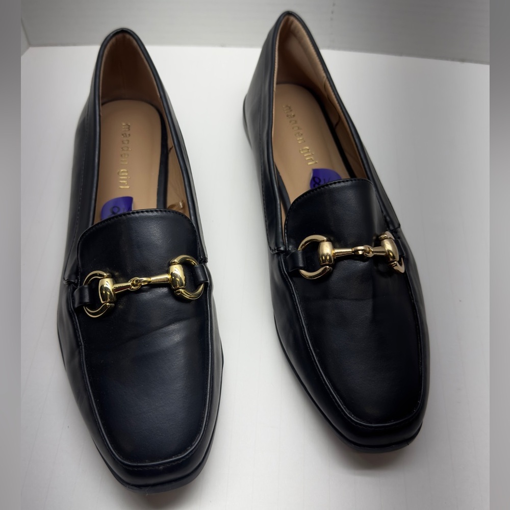 Madden‎ Girl carnaby black loafers 7.5 Gold